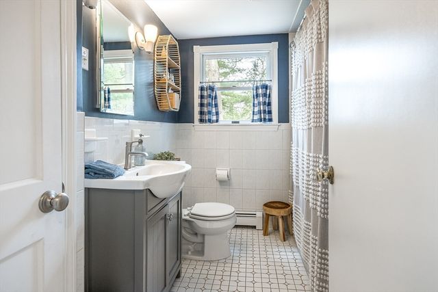 4 Subway Avenue, Chelmsford, MA 01824