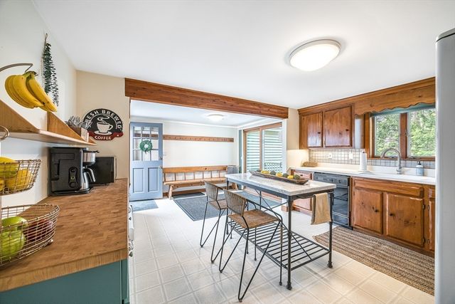 4 Subway Avenue, Chelmsford, MA 01824