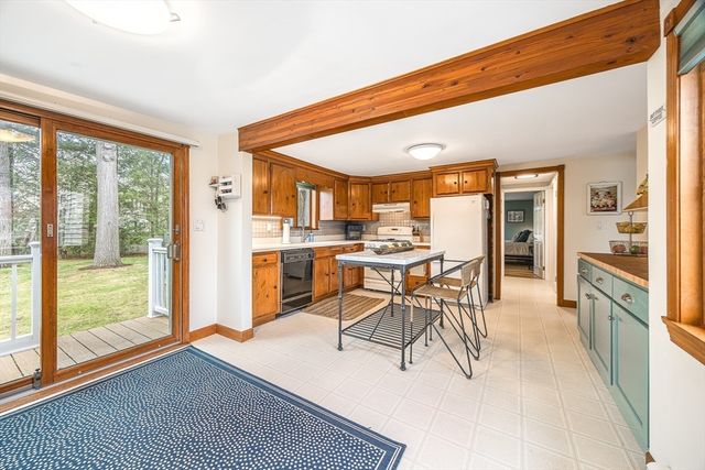 4 Subway Avenue, Chelmsford, MA 01824