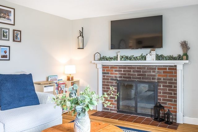 4 Subway Avenue, Chelmsford, MA 01824