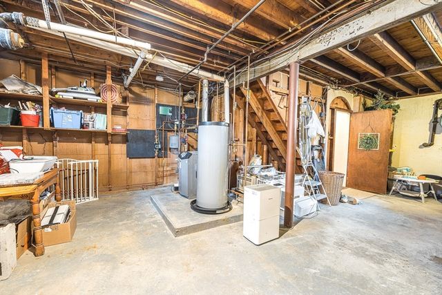 4 Subway Avenue, Chelmsford, MA 01824