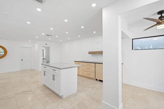 1484 Via Del Sol, Jupiter, FL 33477