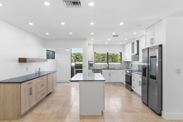 1484 Via Del Sol, Jupiter, FL 33477