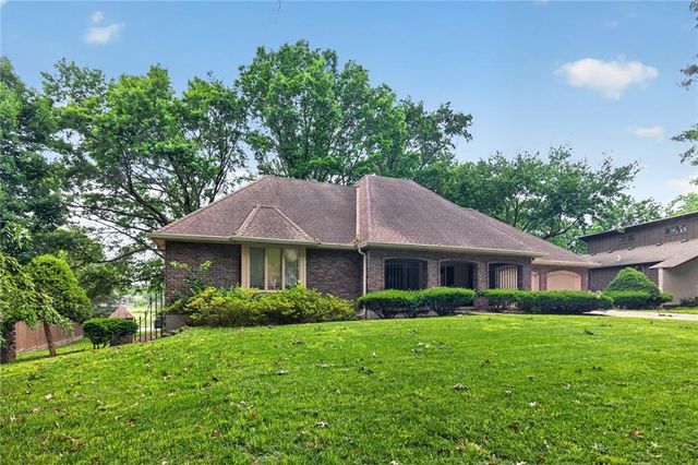 8017 W 102nd Terrace, Overland Park, KS 66212