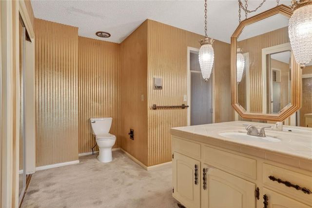 8017 W 102nd Terrace, Overland Park, KS 66212