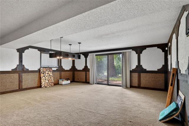 8017 W 102nd Terrace, Overland Park, KS 66212
