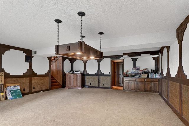 8017 W 102nd Terrace, Overland Park, KS 66212