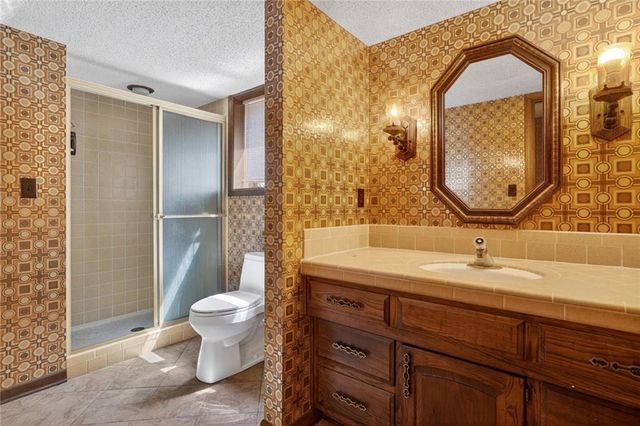 8017 W 102nd Terrace, Overland Park, KS 66212