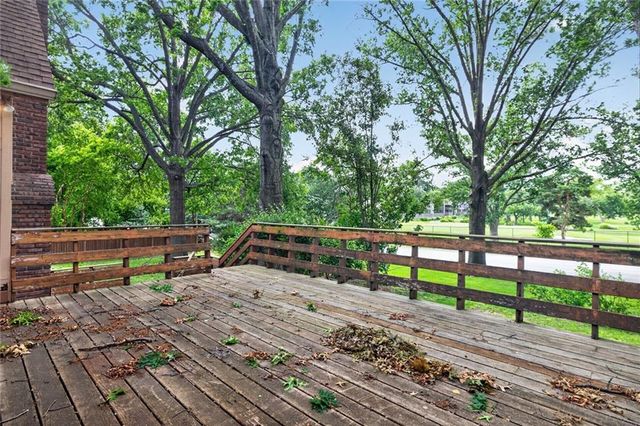 8017 W 102nd Terrace, Overland Park, KS 66212