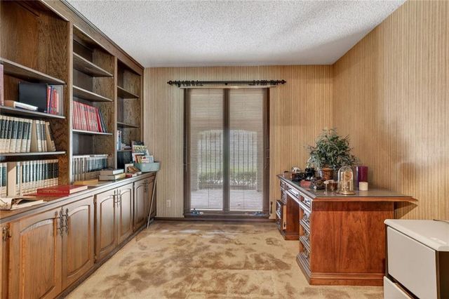 8017 W 102nd Terrace, Overland Park, KS 66212