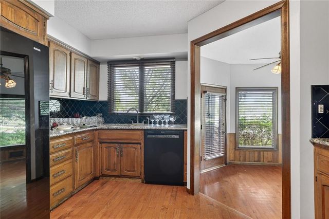 8017 W 102nd Terrace, Overland Park, KS 66212
