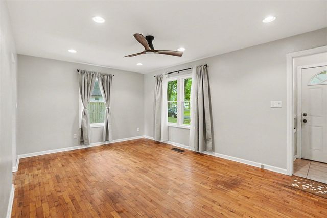 111 Oliver Street, Bangor, MI 49013
