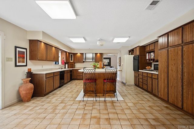 12 Club Manor, Maumelle, AR 72113