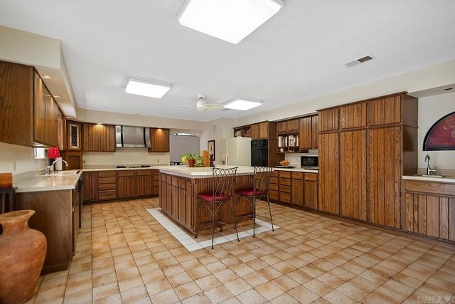 12 Club Manor, Maumelle, AR 72113