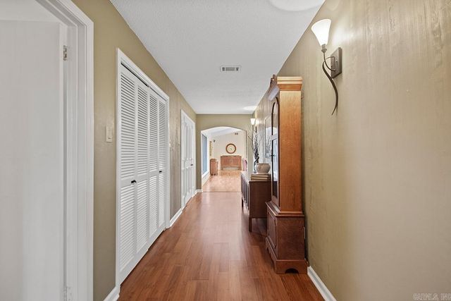 12 Club Manor, Maumelle, AR 72113
