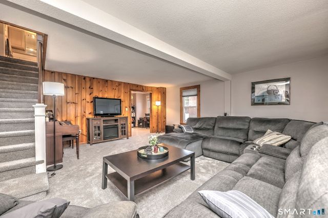 178 South Montowese Street, Branford, CT 06405