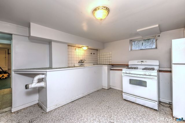 178 South Montowese Street, Branford, CT 06405