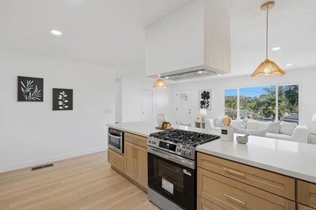 7314 Stanford Avenue, La Mesa, CA 91942