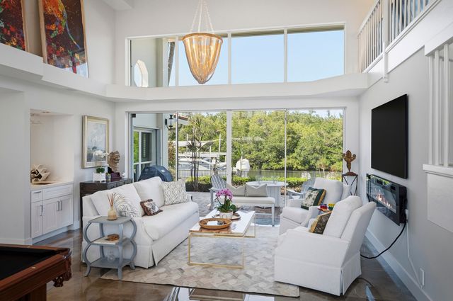 8565 SE Palm Street SE, Hobe Sound, FL 33455