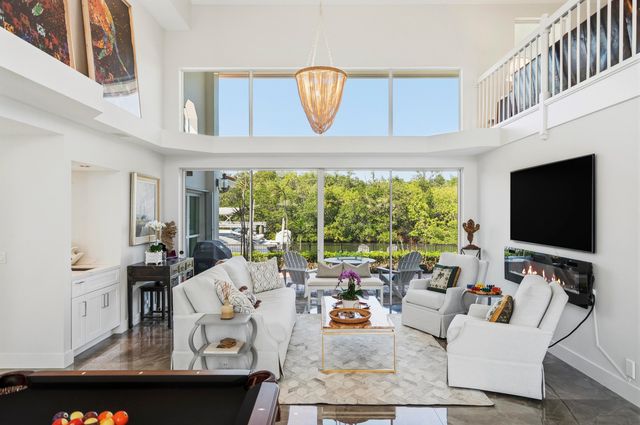 8565 SE Palm Street SE, Hobe Sound, FL 33455