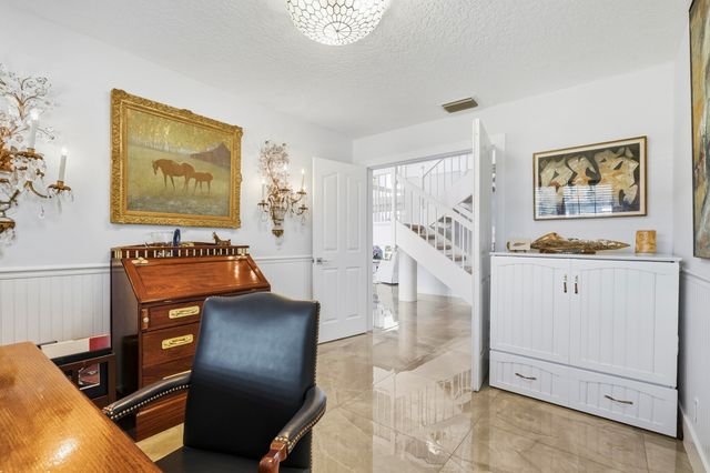 8565 SE Palm Street SE, Hobe Sound, FL 33455