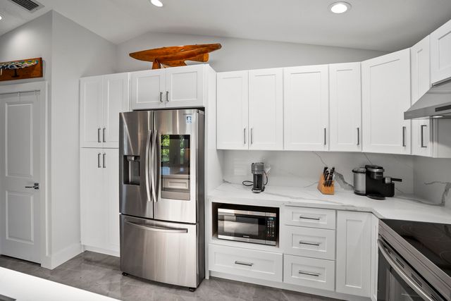 8565 SE Palm Street SE, Hobe Sound, FL 33455