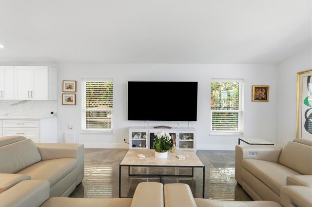 8565 SE Palm Street SE, Hobe Sound, FL 33455