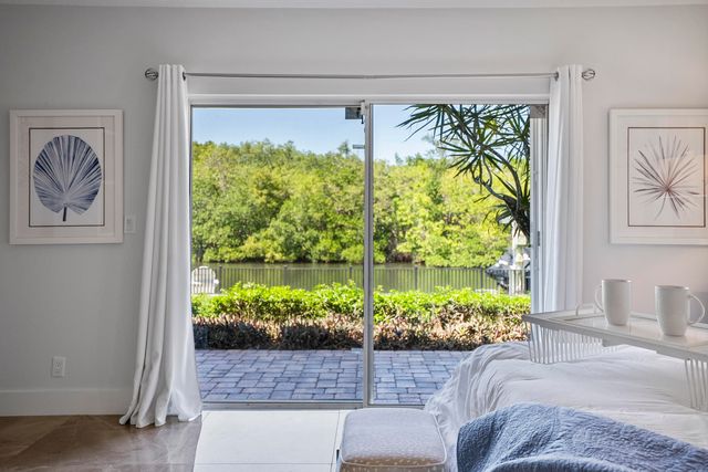 8565 SE Palm Street SE, Hobe Sound, FL 33455