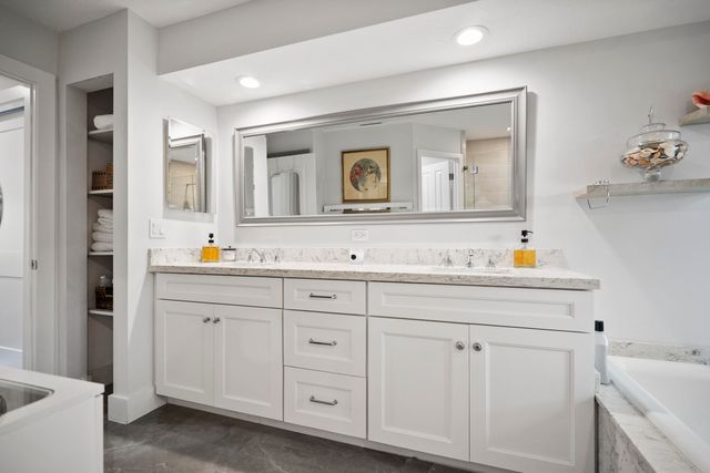 8565 SE Palm Street SE, Hobe Sound, FL 33455