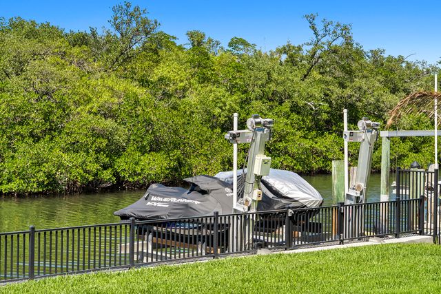 8565 SE Palm Street SE, Hobe Sound, FL 33455