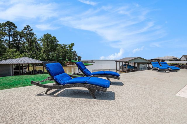 111 Seagull Path, Point Blank, TX 77364
