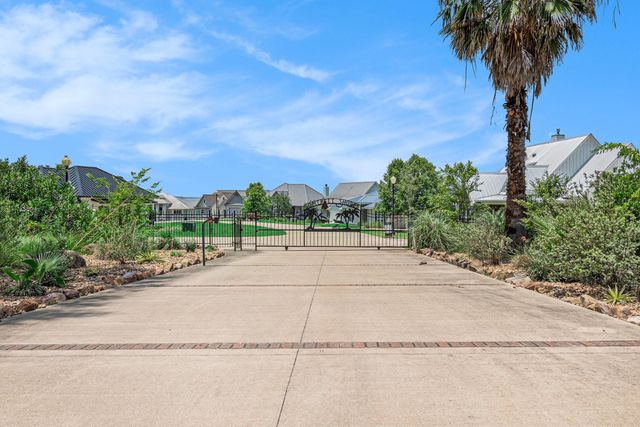 111 Seagull Path, Point Blank, TX 77364