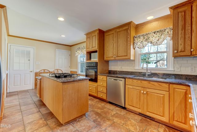 1915 Woodhue Drive, Burlington, NC 27215