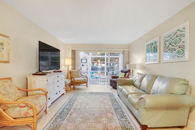 2929 SE Ocean Boulevard 112-2, Stuart, FL 34996