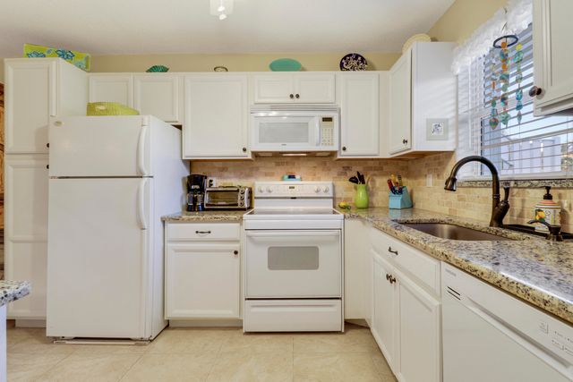 2929 SE Ocean Boulevard 112-2, Stuart, FL 34996