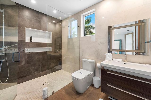 1319 Seminole Drive, Fort Lauderdale, FL 33304