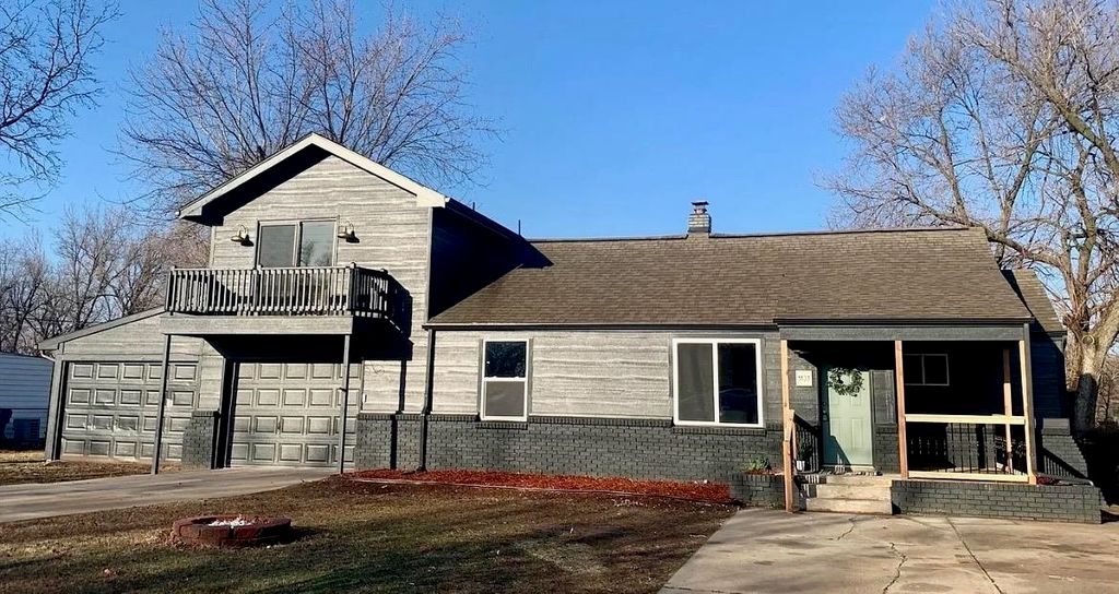 1131 N Gow St, Wichita, KS 67203