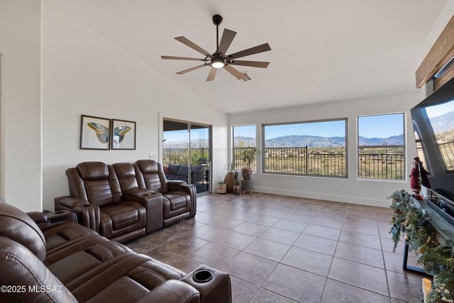 10780 S Piety Hill Drive, Vail, AZ 85641