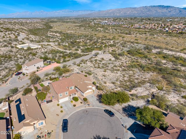 10780 S Piety Hill Drive, Vail, AZ 85641