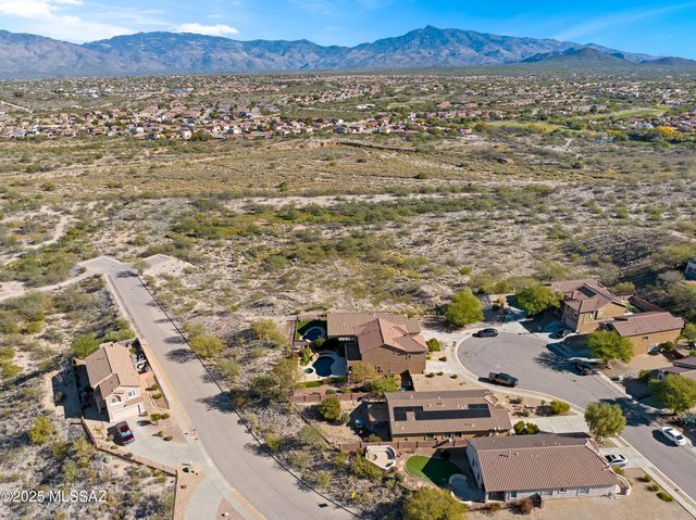 10780 S Piety Hill Drive, Vail, AZ 85641