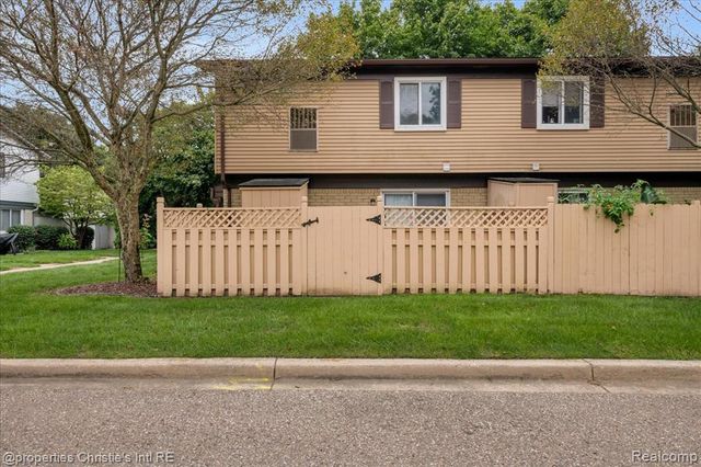 41297 S Woodbury Green Drive, Van Buren Twp, MI 48111