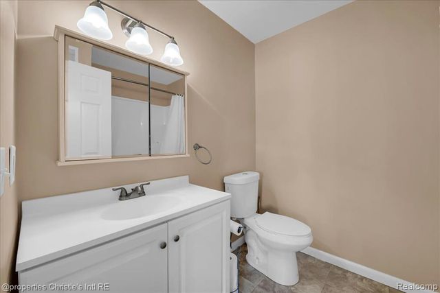 41297 S Woodbury Green Drive, Van Buren Twp, MI 48111
