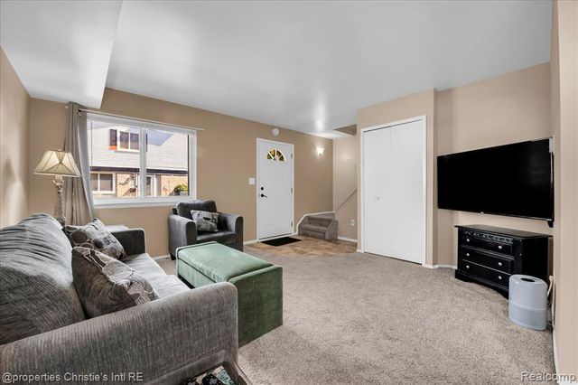 41297 S Woodbury Green Drive, Van Buren Twp, MI 48111