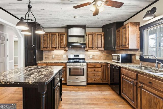 1215 Crossroads Church Road, Ellijay, GA 30540