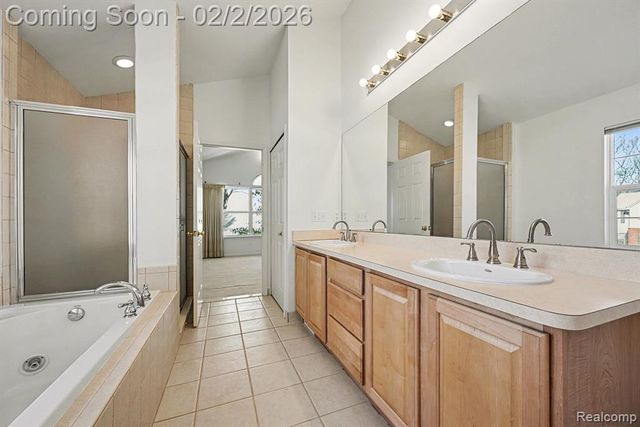 1366 Cartwright Lane, South Lyon, MI 48178