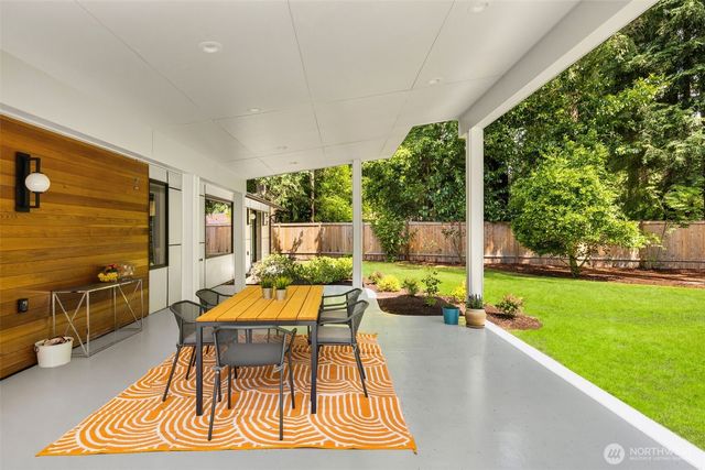 3028 249th Avenue SE, Sammamish, WA 98075