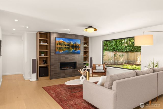 3028 249th Avenue SE, Sammamish, WA 98075