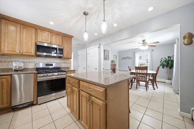 188 Patricia Lane, Manchester, NH 03104