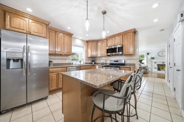 188 Patricia Lane, Manchester, NH 03104