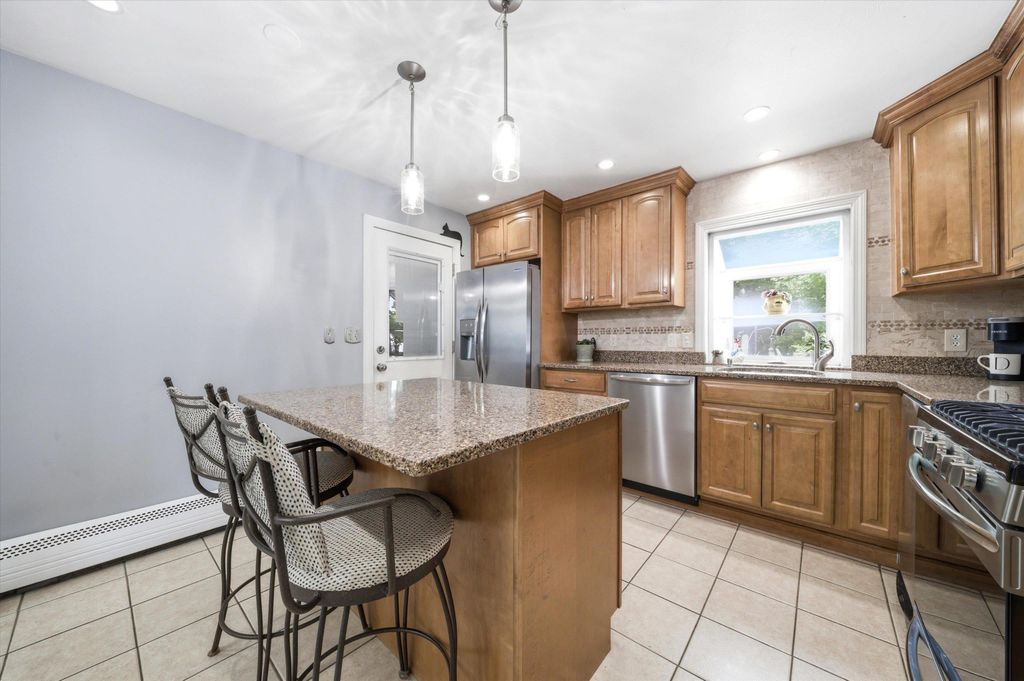Image 11 of property listing at 188 Patricia Lane, Manchester, NH 03104
